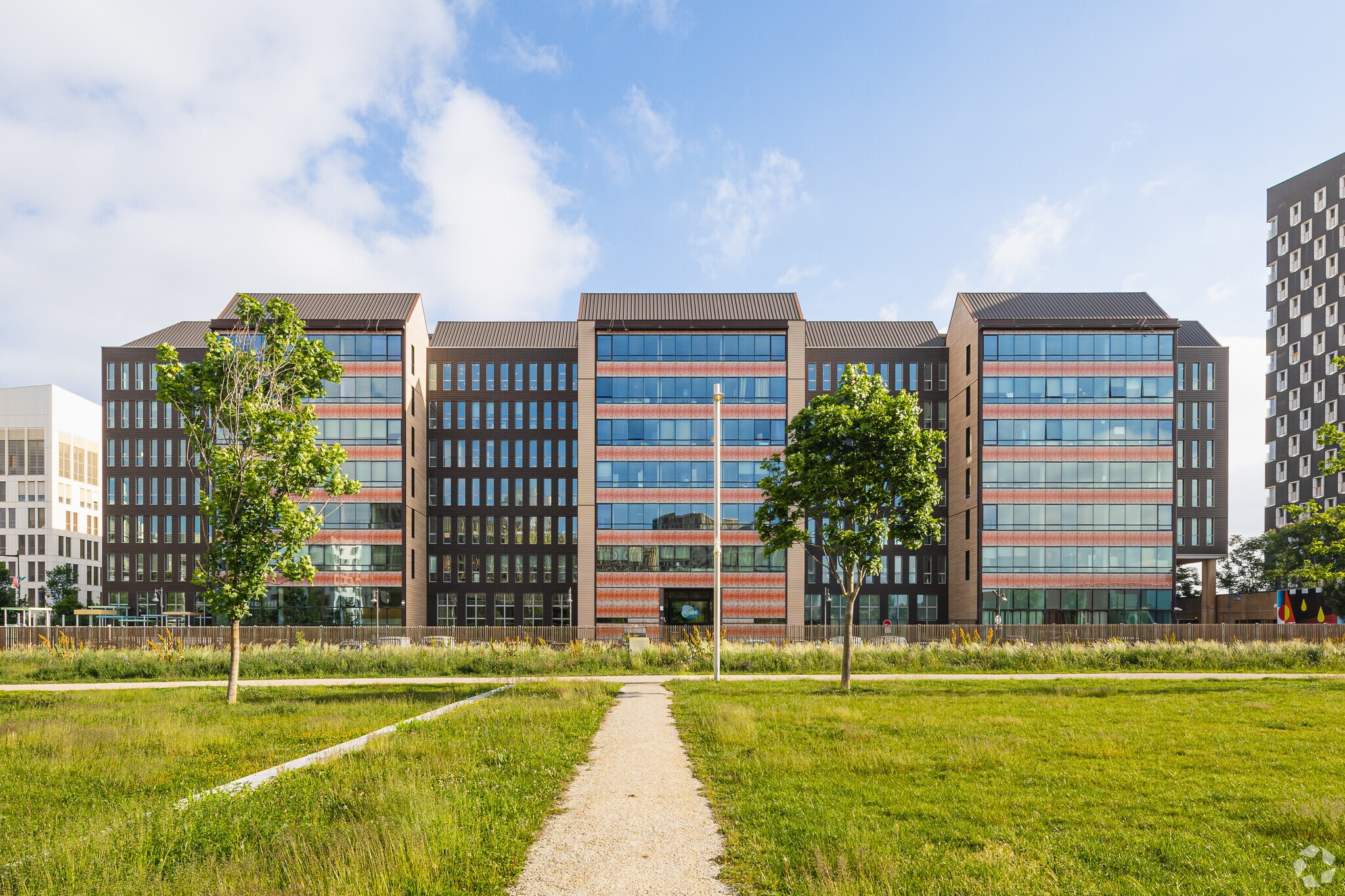 6 Rue Waldeck Rochet, 93300 Aubervilliers, Aubervilliers to rent Primary Photo- Image 1 of 6