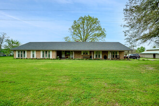 975 Fm 1696 Rd W, Huntsville, TX for sale Primary Photo- Image 1 of 1