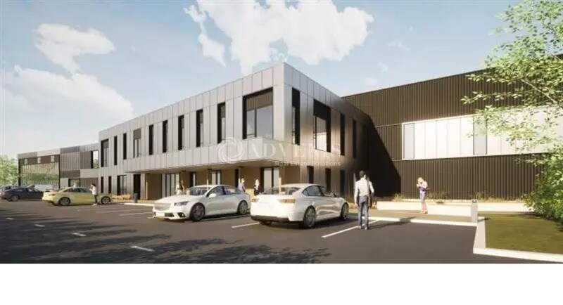 Light Industrial in Lieusaint to rent Building Photo- Image 1 of 3