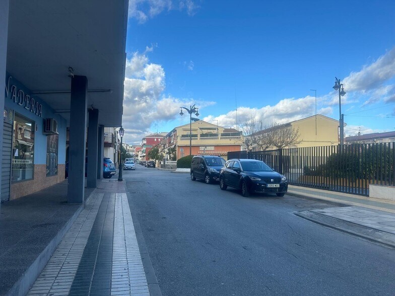 Retail in Atarfe to rent - Building Photo - Image 3 of 19