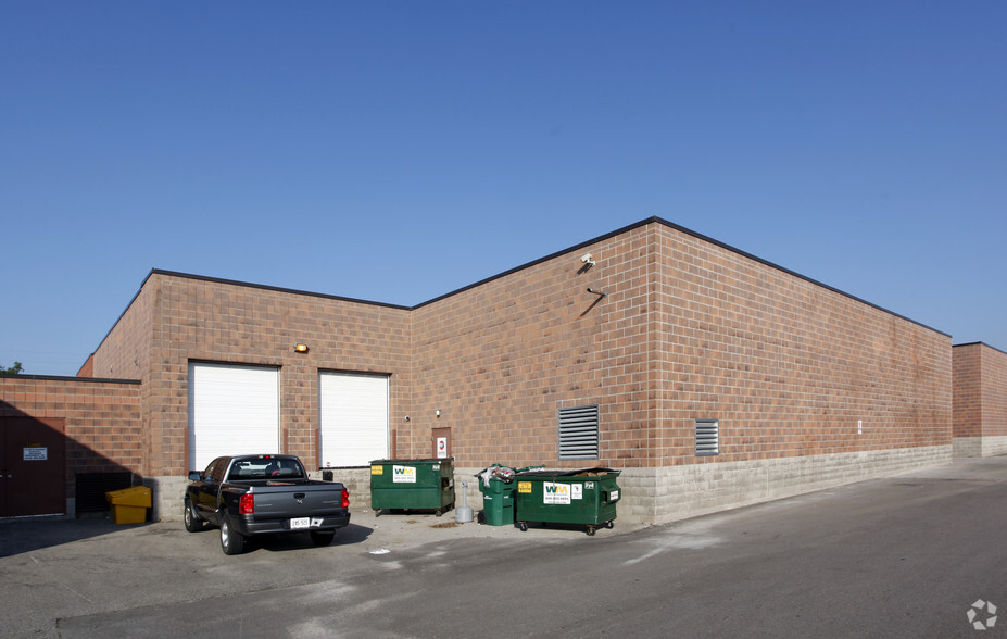 5825 Kennedy Rd, Mississauga, ON for rent - Building Photo - Image 2 of 4