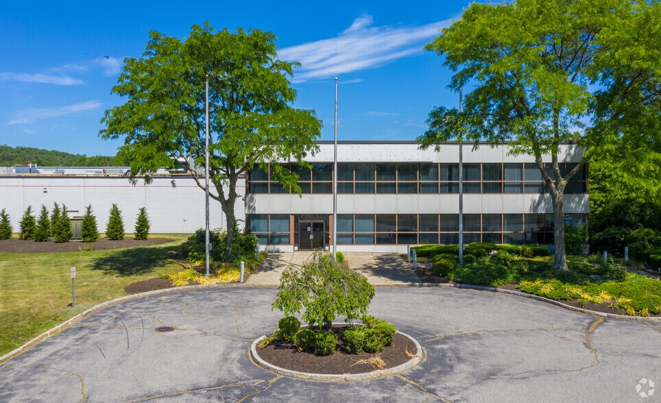 125 Fisher St, Westborough, MA to rent - Building Photo - Image 2 of 12