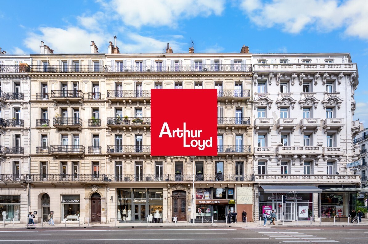 44 Boulevard De Strasbourg, Toulon to rent Primary Photo- Image 1 of 2