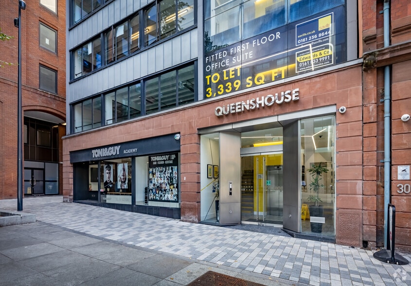 32-34 Queen St, Manchester to rent - Building Photo - Image 2 of 3
