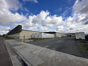 600 S E St, Porterville, CA to rent Building Photo- Image 1 of 5