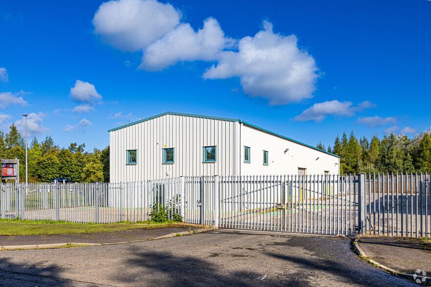 16B Butlerfield Industrial Estate, Bonnyrigg for rent - Primary Photo - Image 1 of 2