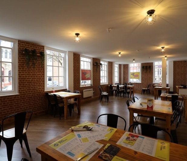 10 The Borough, Hinckley to rent - Interior Photo - Image 3 of 4
