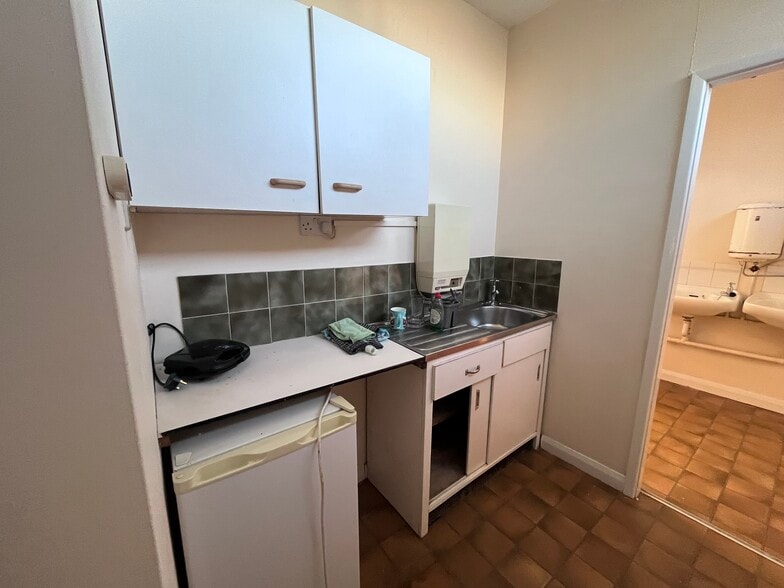 28-36 Cockerton Green, Darlington to rent - Building Photo - Image 3 of 7