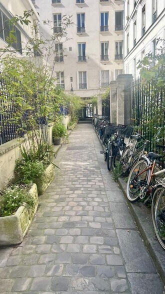 Retail in Paris for sale - Building Photo - Image 3 of 5