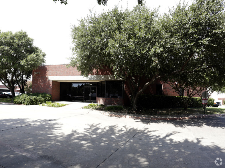 1601 N Glenville Dr, Richardson, TX for rent - Building Photo - Image 3 of 9