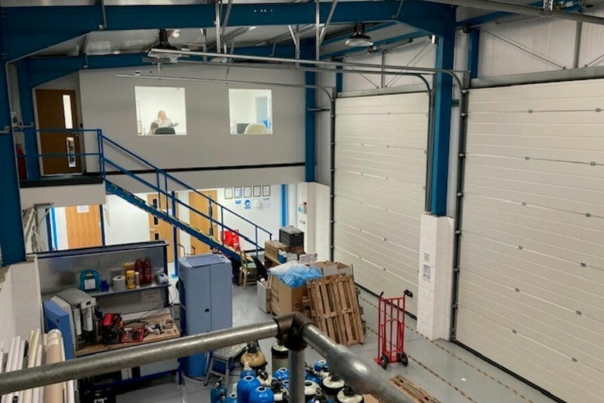 Basingstoke Rd, Reading to rent - Interior Photo - Image 3 of 3