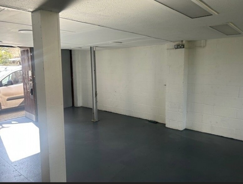 Tanners Ct, Brockham to rent Interior Photo- Image 1 of 5