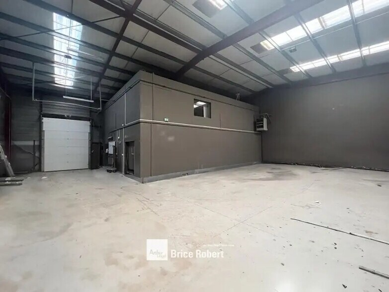 Industrial in Villeurbanne for sale - Interior Photo - Image 3 of 5