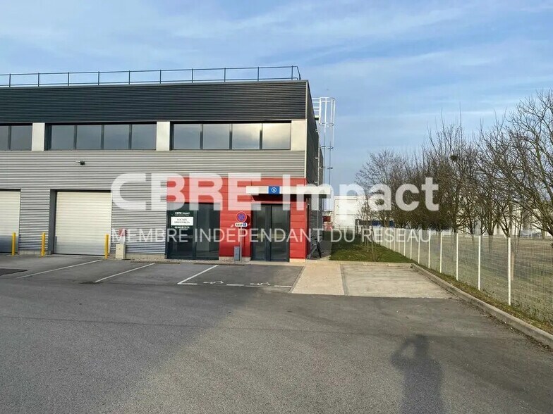 Light Industrial in Longvic to rent - Building Photo - Image 2 of 9