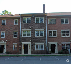 119 Rowell Ct, Falls Church, VA for rent Primary Photo- Image 1 of 3