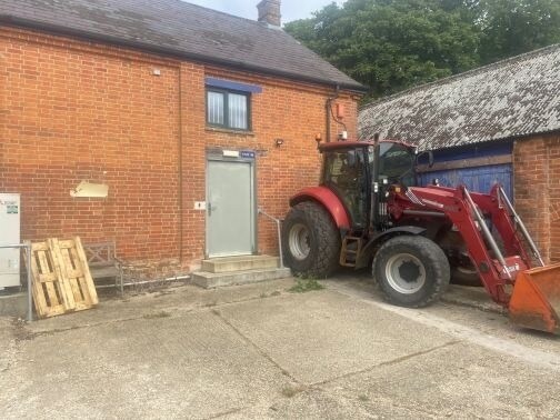 Salisbury Rd, Abbotts Ann to rent - Primary Photo - Image 1 of 2