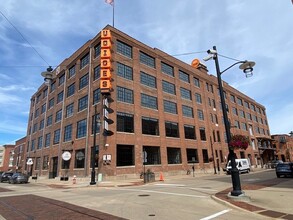 1000 Jackson St, Dubuque, IA for rent Building Photo- Image 1 of 8