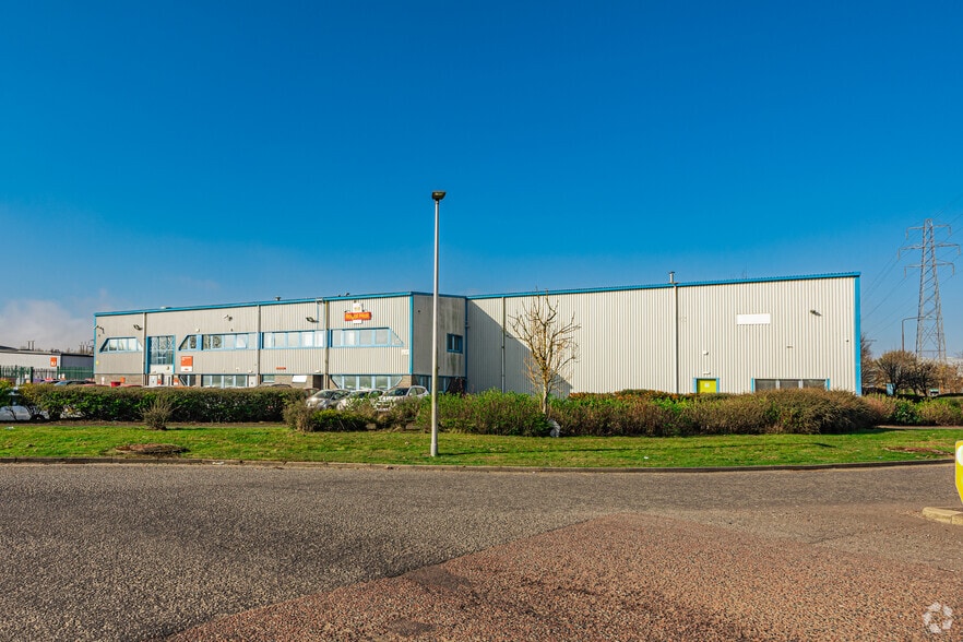 2-2B Inchmuir Rd, Bathgate to rent - Building Photo - Image 2 of 2