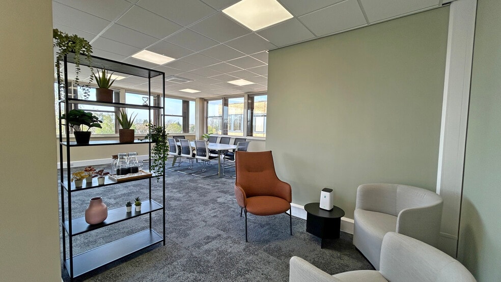Styal Rd, Manchester to rent - Building Photo - Image 3 of 10