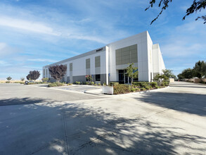 34943-34947 Flyover Ct, Bakersfield, CA for rent Building Photo- Image 1 of 10