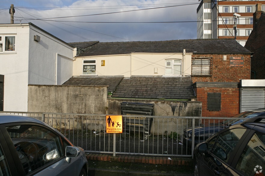11A Regent Rd, Altrincham to rent - Building Photo - Image 3 of 4