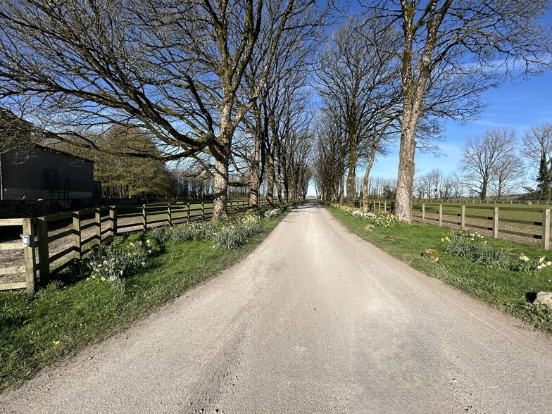 Pertwood Manor Farm, Tisbury to rent - Building Photo - Image 3 of 3