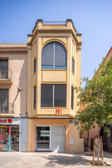 Plaça Olles, 14, Granollers, Barcelona to rent - Primary Photo - Image 1 of 3