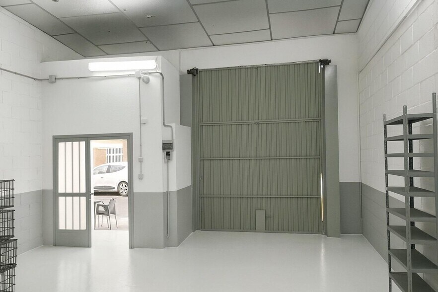 Industrial in Riba-roja de Túria, Valencia to rent - Interior Photo - Image 2 of 12