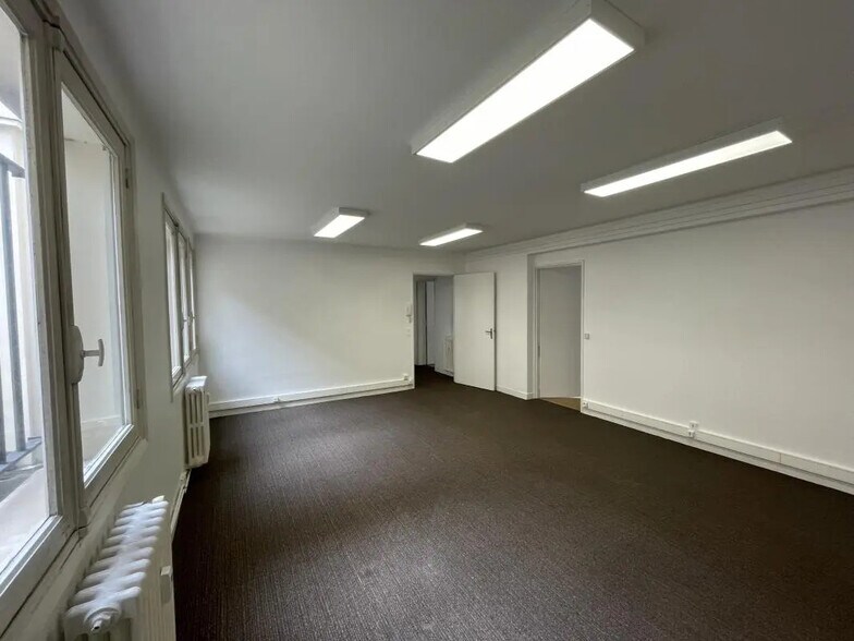 3 Bis Rue Général Leclerc De Hauteclocque, Nantes to rent - Interior Photo - Image 3 of 4