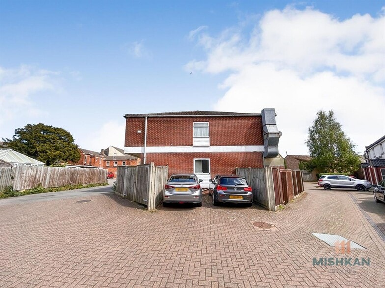 12 High St, Stalham to rent - Building Photo - Image 3 of 21