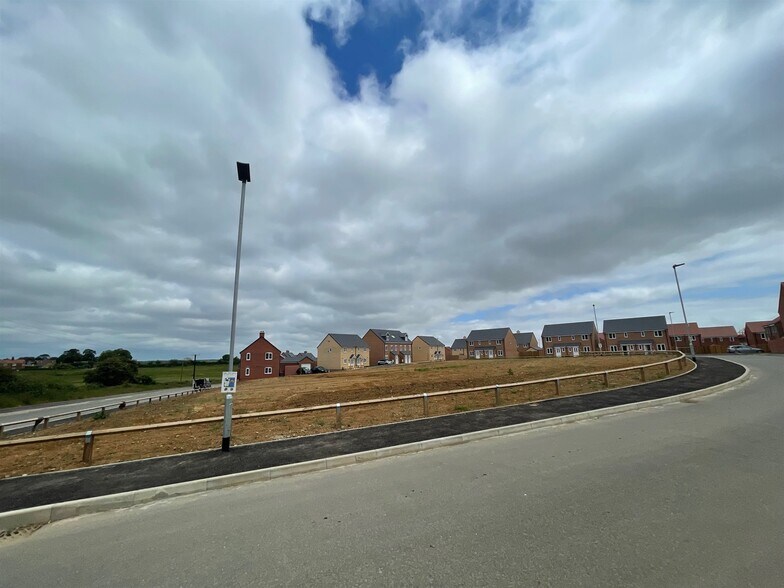 Candlet Grv, Felixstowe to rent - Primary Photo - Image 1 of 3