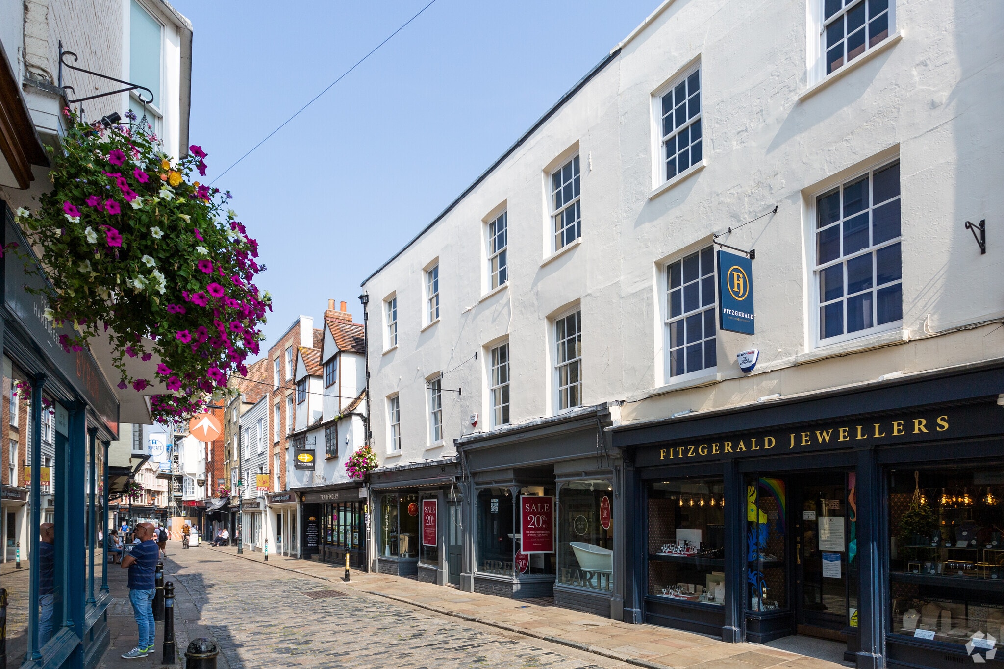 27-28 Burgate, Canterbury to rent Primary Photo- Image 1 of 4