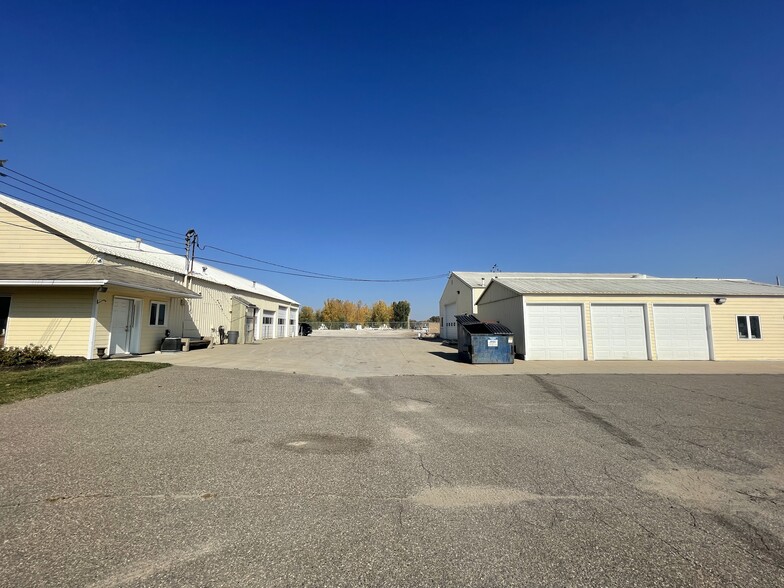 2025 Bonaire Path W, Rosemount, MN for sale - Building Photo - Image 1 of 9