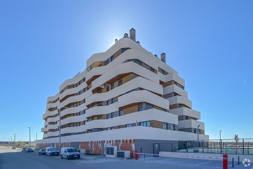 Calle Ferenc Puskas, 205-209, Madrid, Madrid for rent - Primary Photo - Image 1 of 2