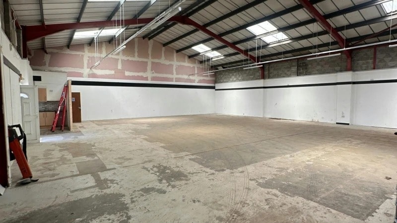 Pant Industrial Est, Merthyr Tydfil to rent Interior Photo- Image 1 of 4