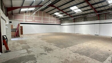 Pant Industrial Est, Merthyr Tydfil to rent Interior Photo- Image 1 of 4