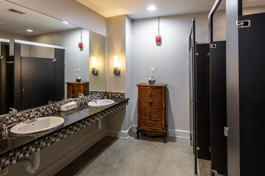 632 Russell St, Covington, KY to rent - Interior Photo - Image 2 of 12