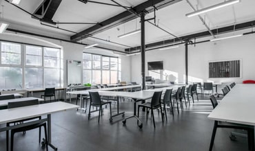 9-15 Elthorne Rd, London to rent Interior Photo- Image 2 of 6