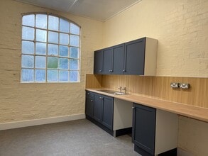 1 Forest Rd, Roade to rent Interior Photo- Image 2 of 2