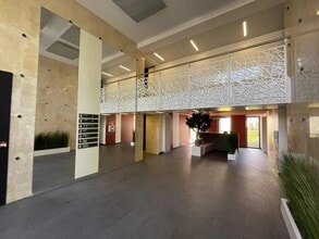 177 Avenue Georges Clemenceau, Nanterre for sale Interior Photo- Image 2 of 4