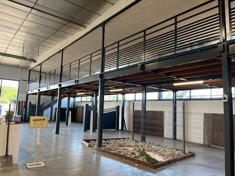 Retail in Portet-sur-Garonne to rent Interior Photo- Image 1 of 5