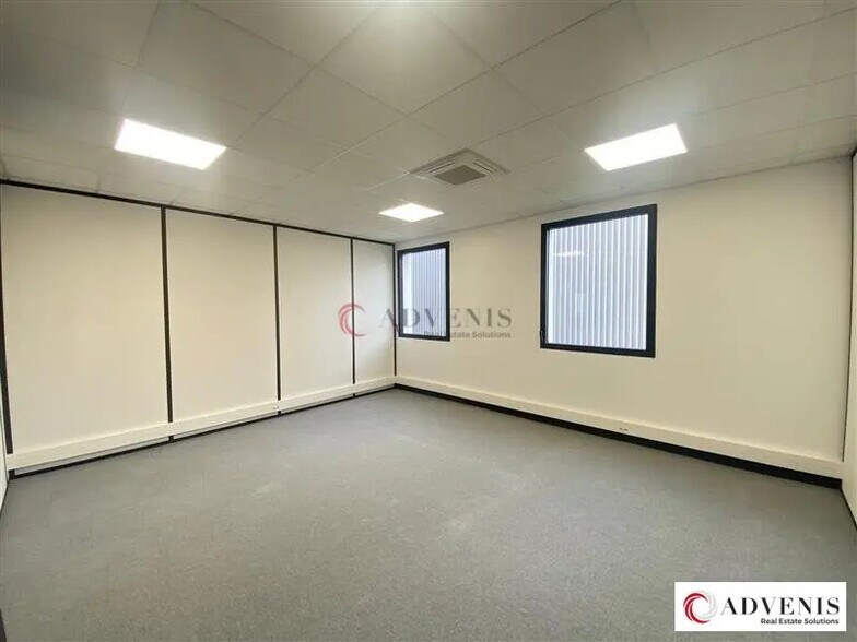 Office in Mérignac to rent - Building Photo - Image 3 of 12