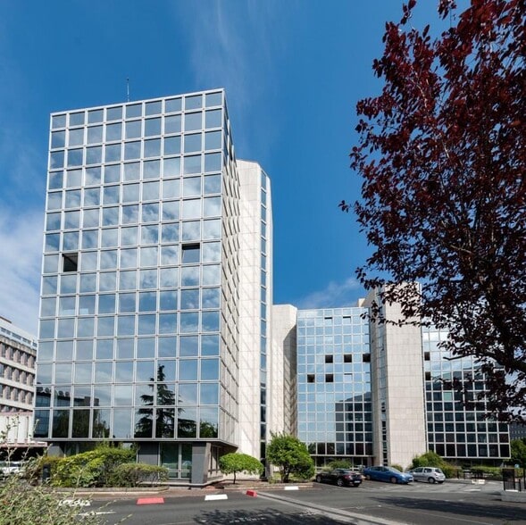 Office in Vélizy-Villacoublay to rent - Building Photo - Image 3 of 12