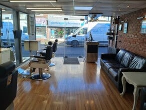 33 Whittaker Ln, Manchester to rent Interior Photo- Image 2 of 2