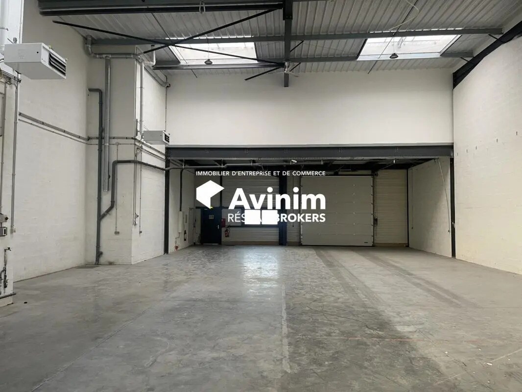 Industrial in Villeneuve-la-Garenne to rent Interior Photo- Image 1 of 5