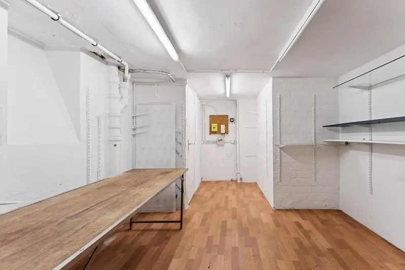 Build-to-Rent in Paris for sale - Building Photo - Image 3 of 10