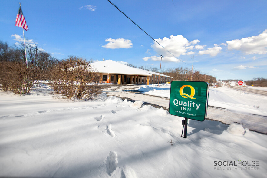 1646 N Lafayette St, Macomb, IL for sale - Building Photo - Image 3 of 148