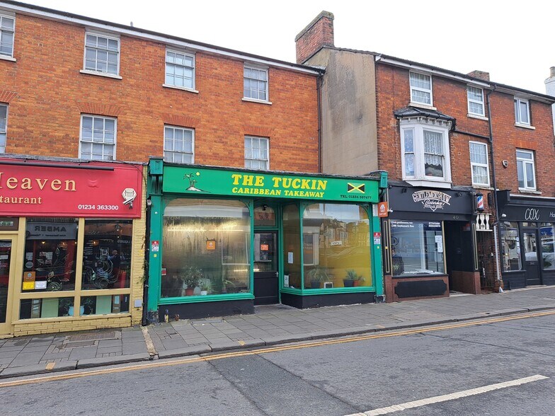 38 The Broadway, Bedford to rent - Building Photo - Image 1 of 12