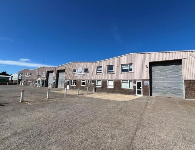 Old Mill Rd, Portishead to rent - Building Photo - Image 2 of 2