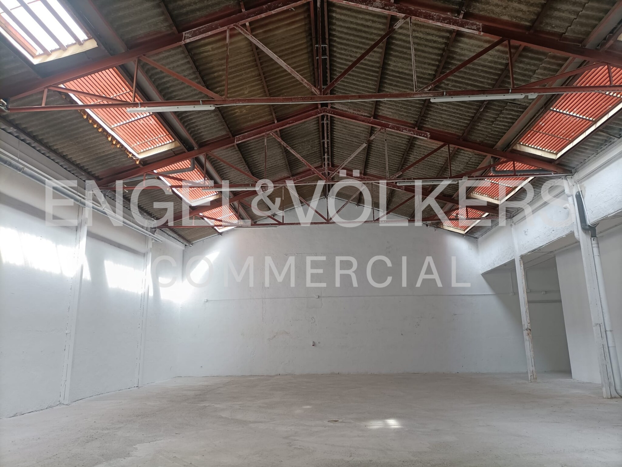Retail in Madrid, Madrid to rent Floor Plan- Image 1 of 2